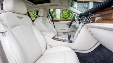 Bentley Mulsanne 2016 - front seats