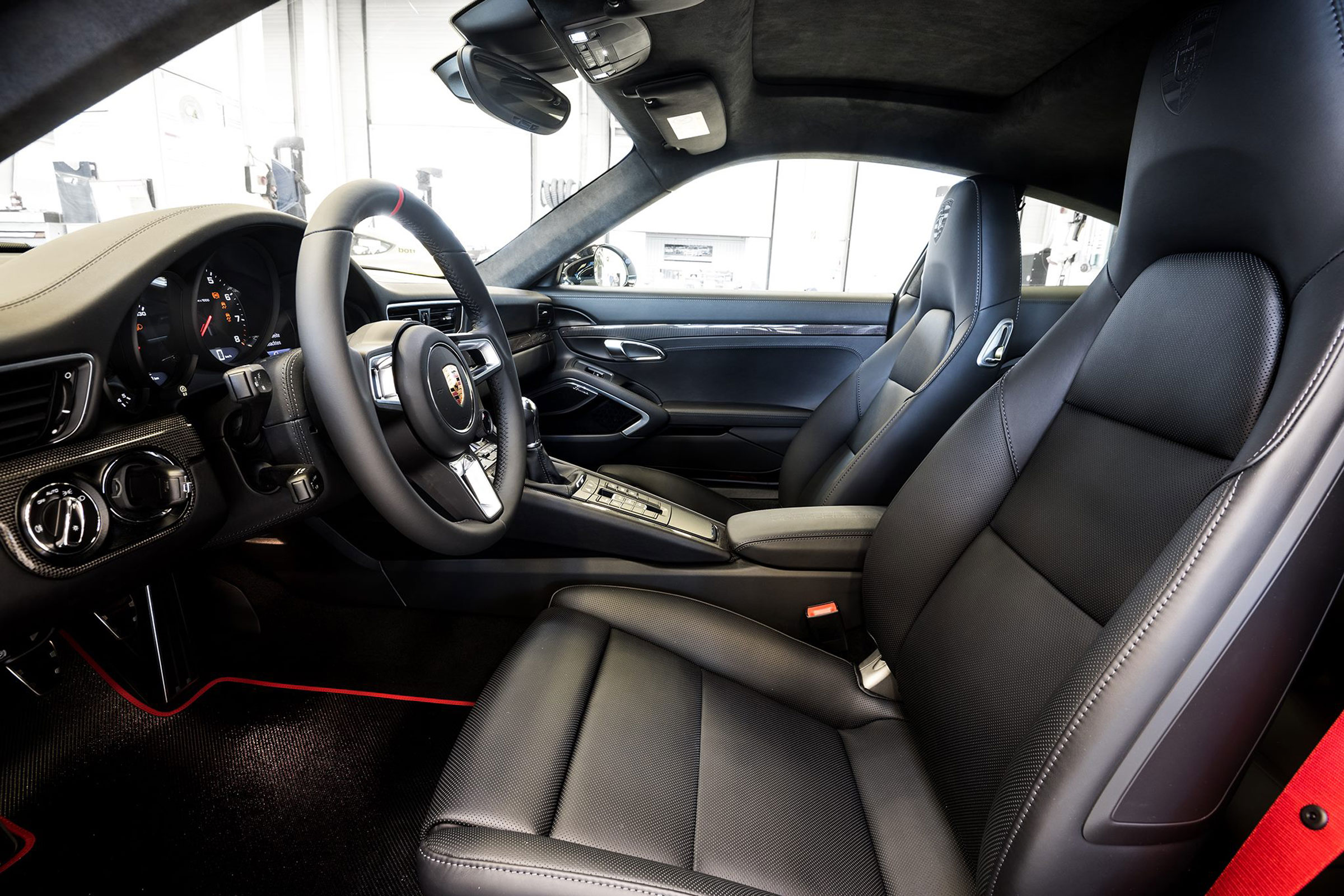 Porsche 911 Endurance Racing Edition - interior