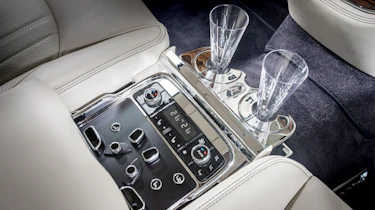 Bentley Mulsanne 2016 - rear centre console