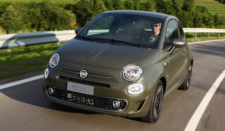 Fiat 500S 2016 - front three quarter