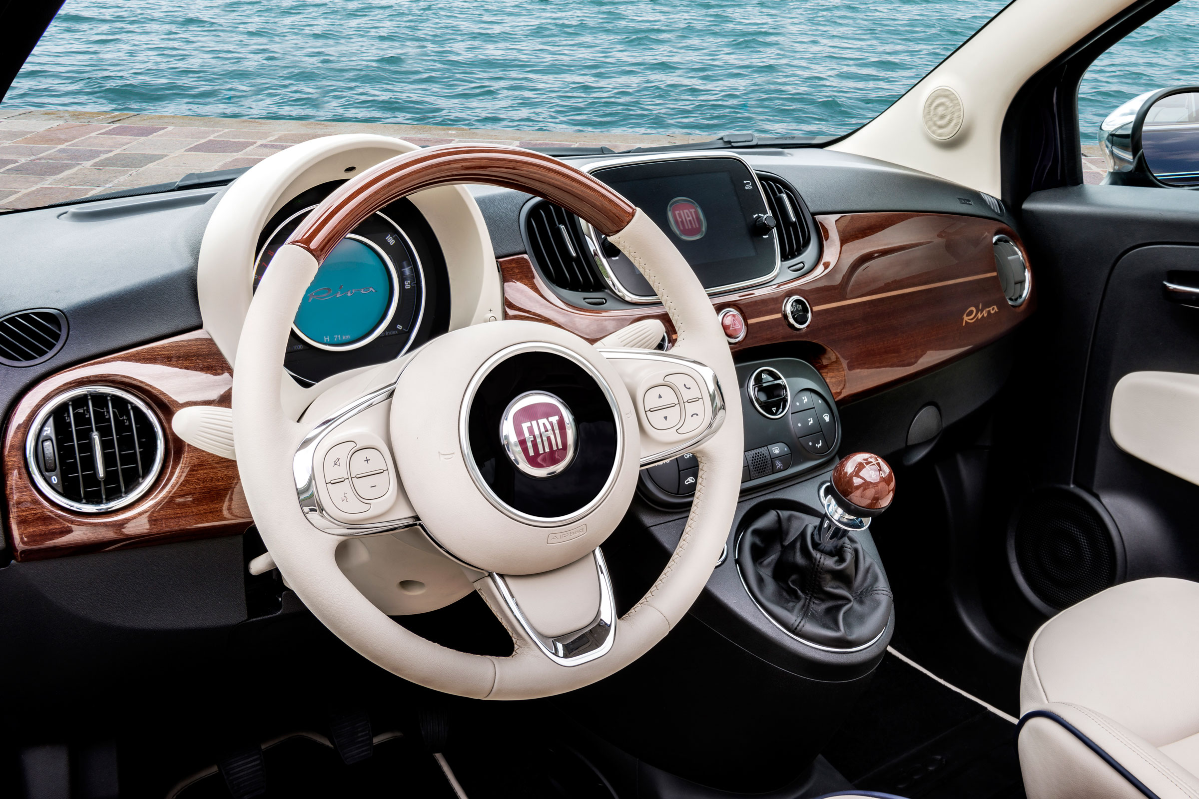 Fiat 500 Riva - interior 2