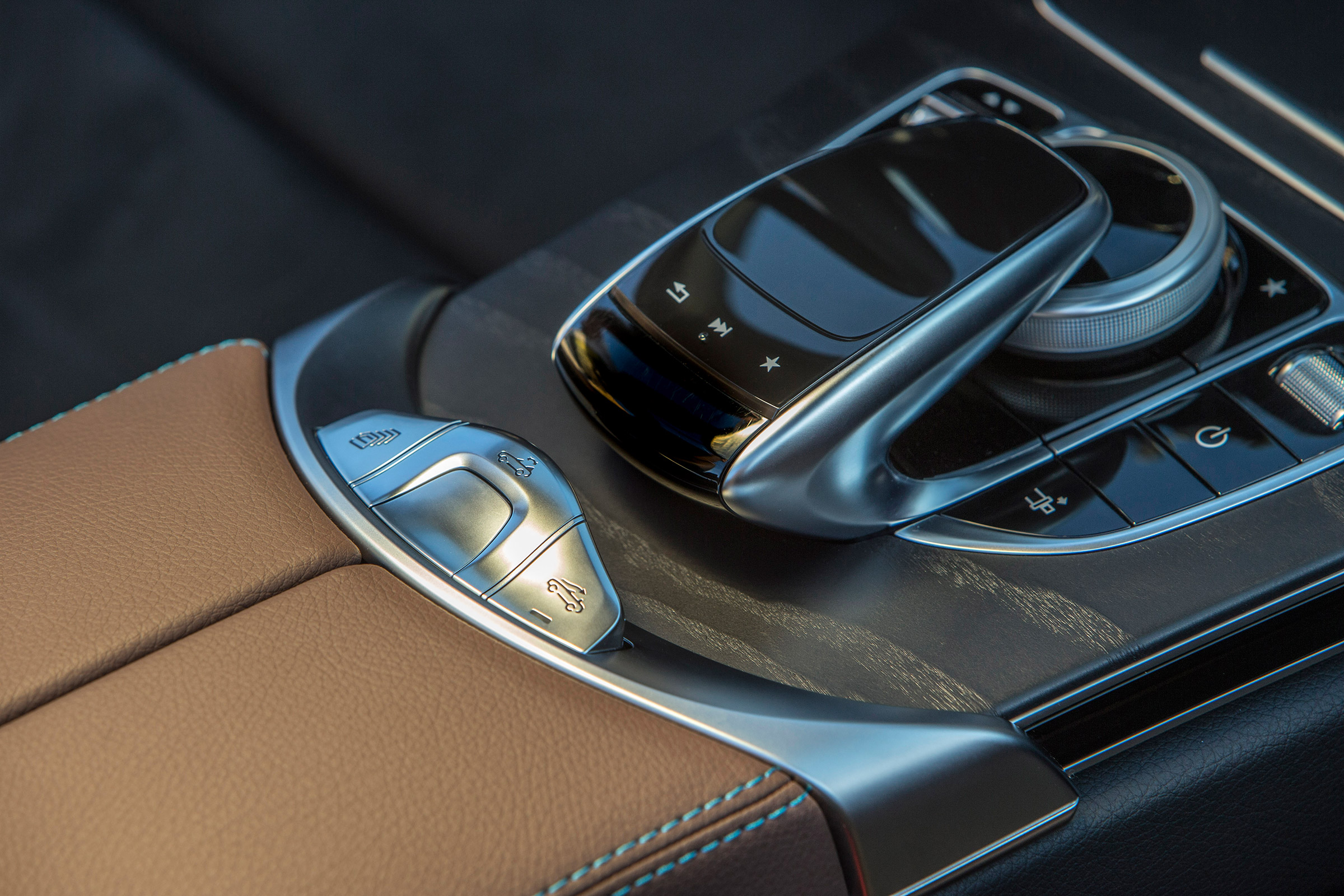 Mercedes C-Class Cabriolet - centre console