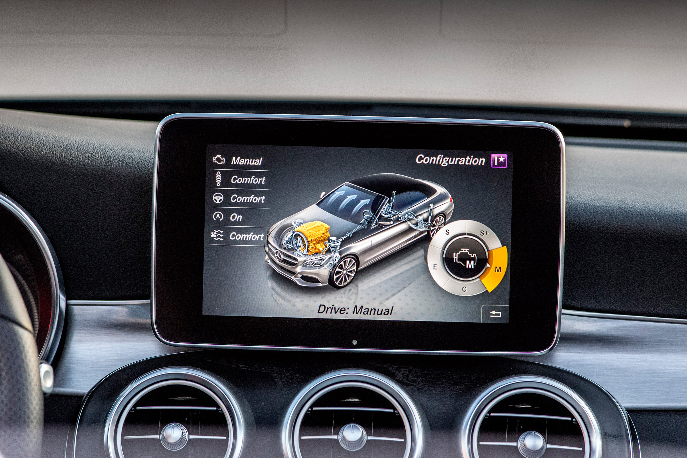 Mercedes C-Class Cabriolet - screen
