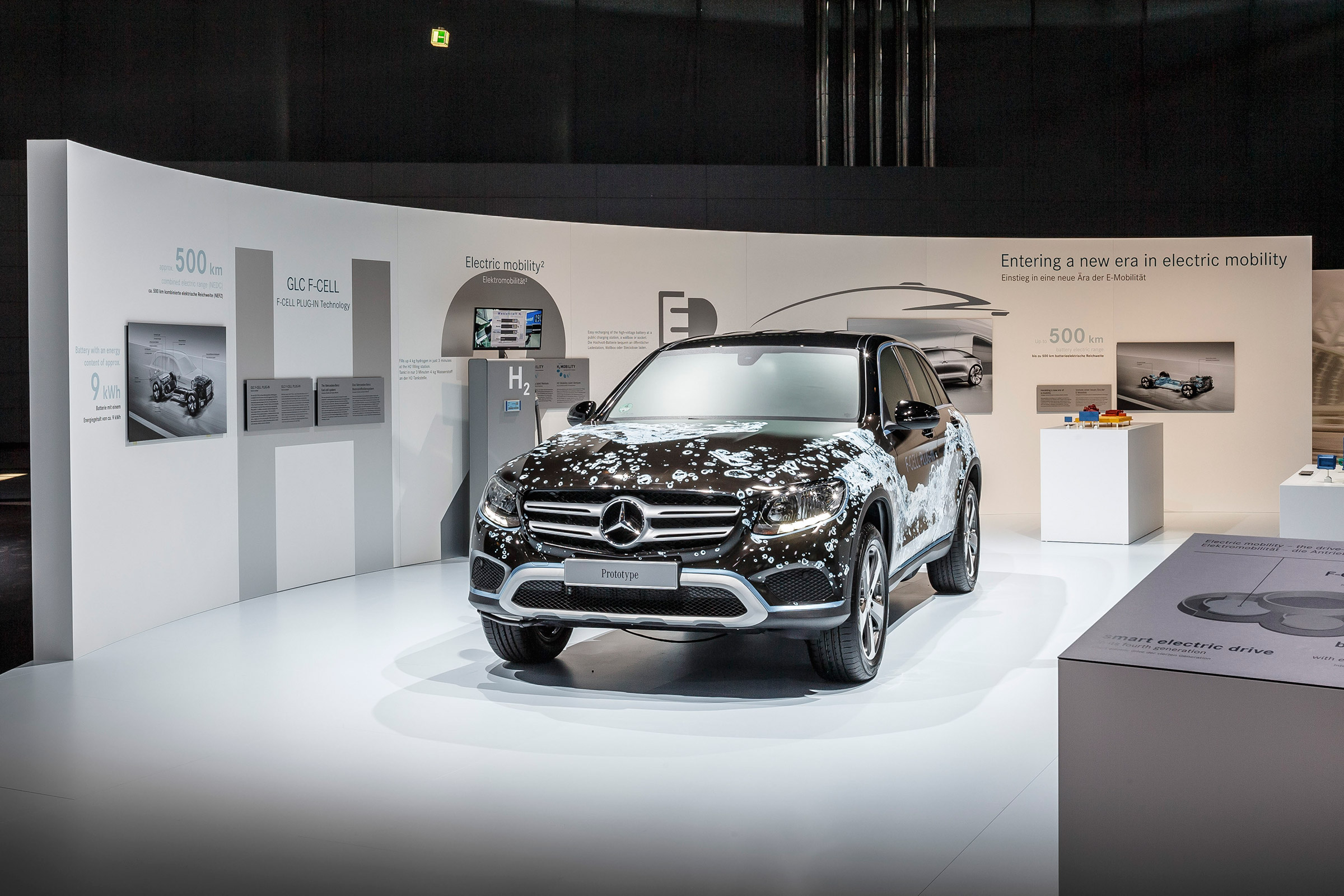 Mercedes GLC F-Cell plug-in - show