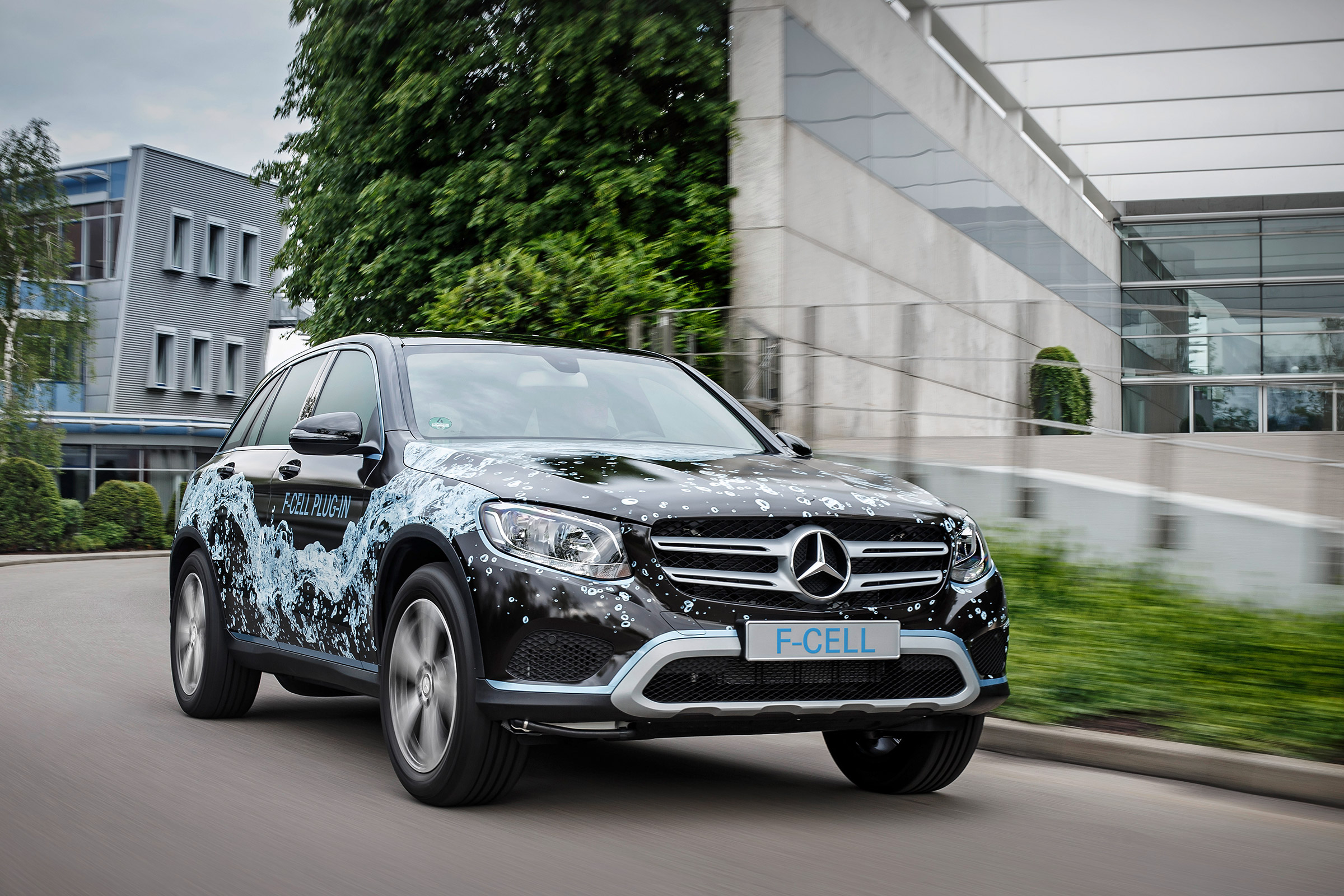 Mercedes GLC F-Cell plug-in - front action