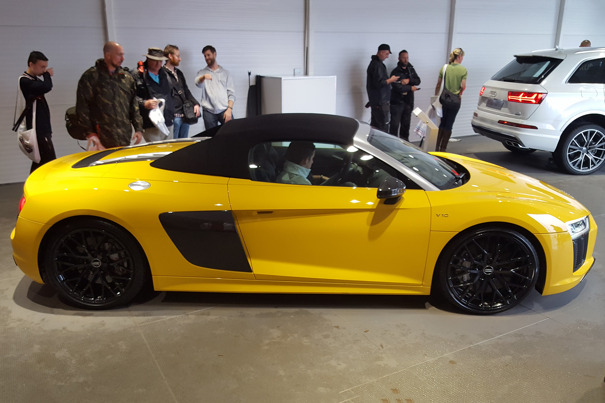 Audi R8 V10 Spyder - Goodwood side profile