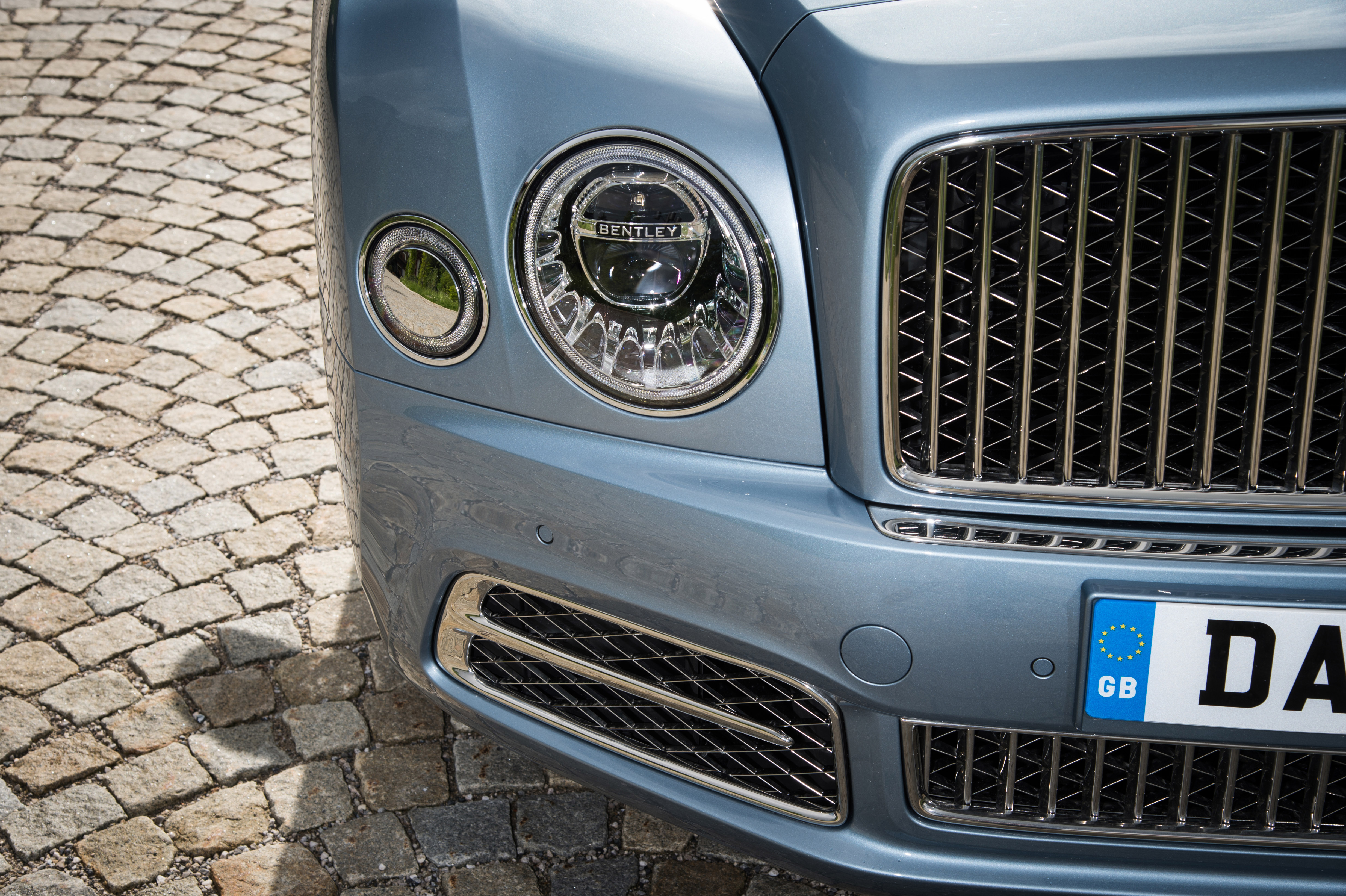 Bentley Mulsanne 2016 - headlight