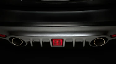 Infiniti QX70 Ultimate - rear exhaust
