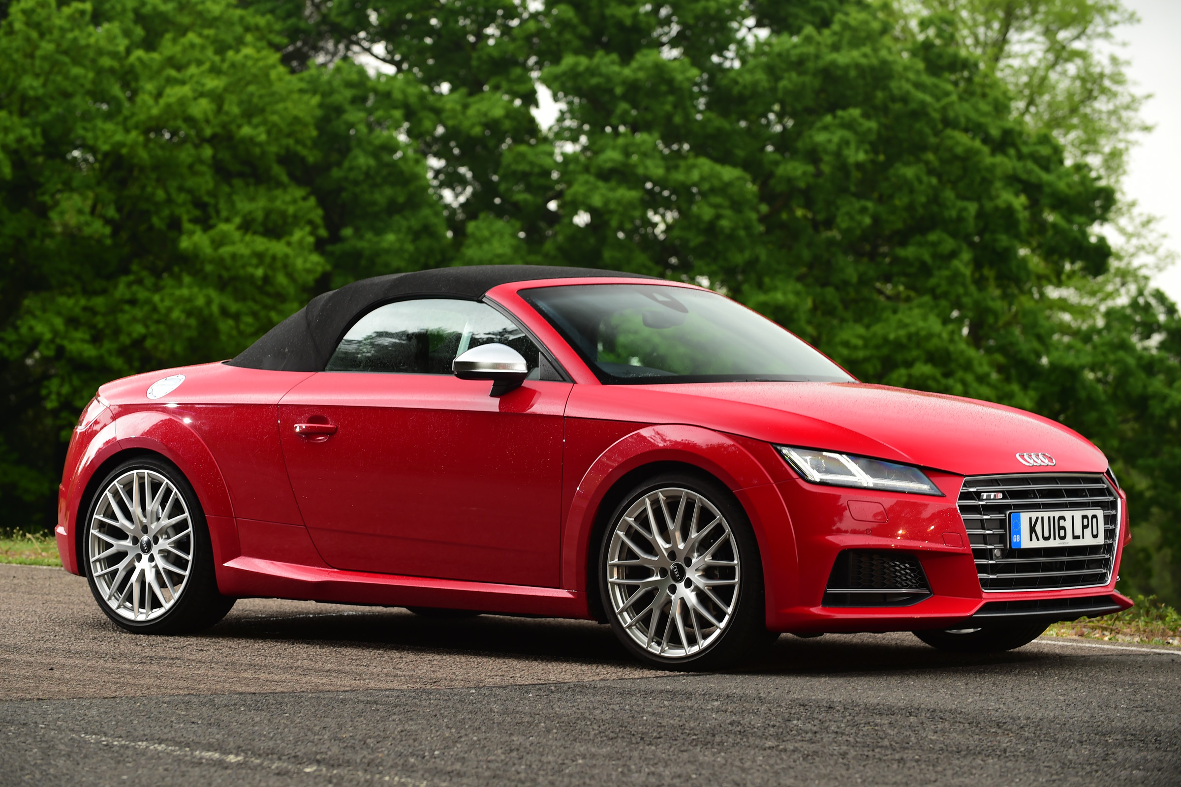 Audi TTS Roadster 2016 - front quarter