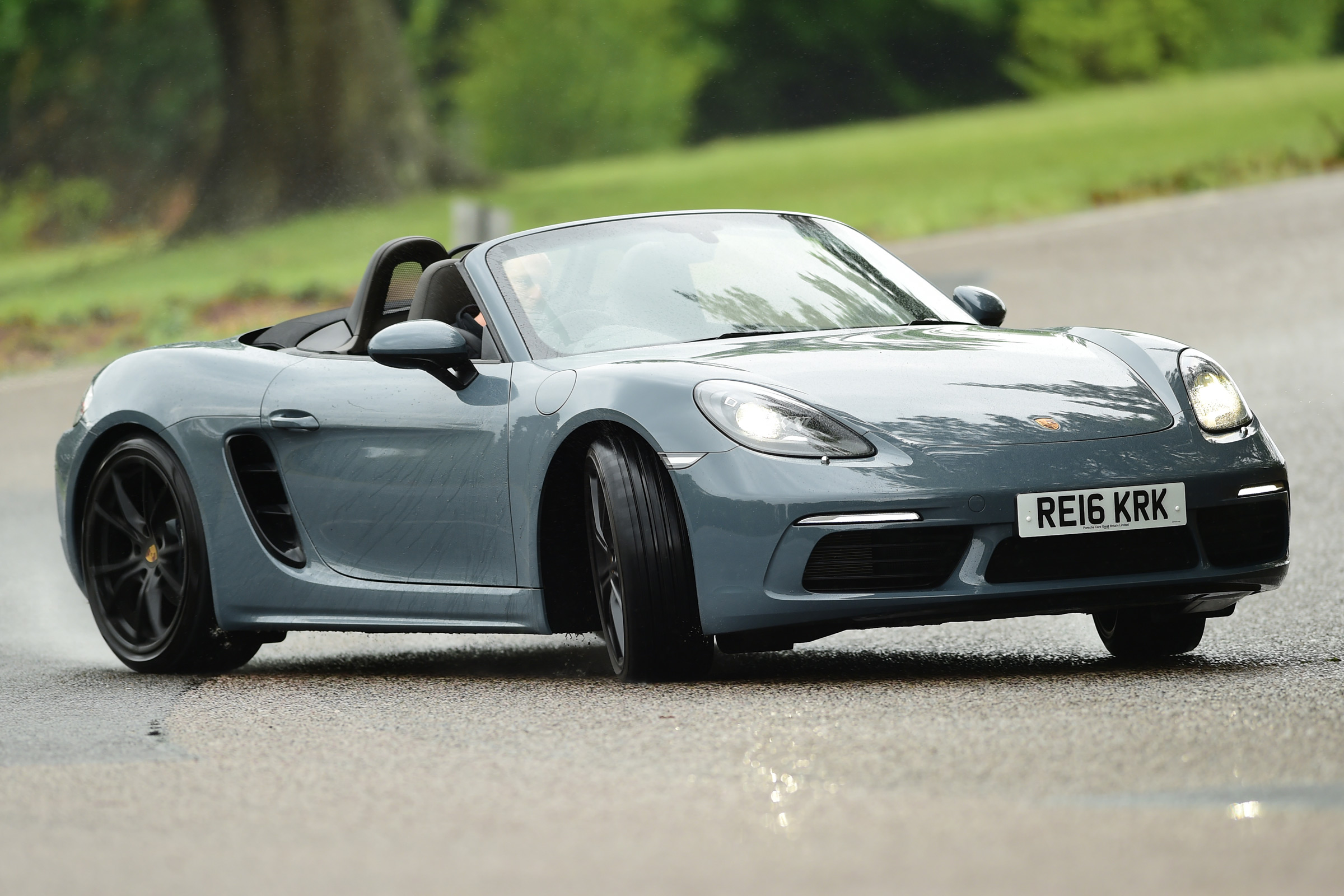 Porsche 718 Boxster 2016 - front drift