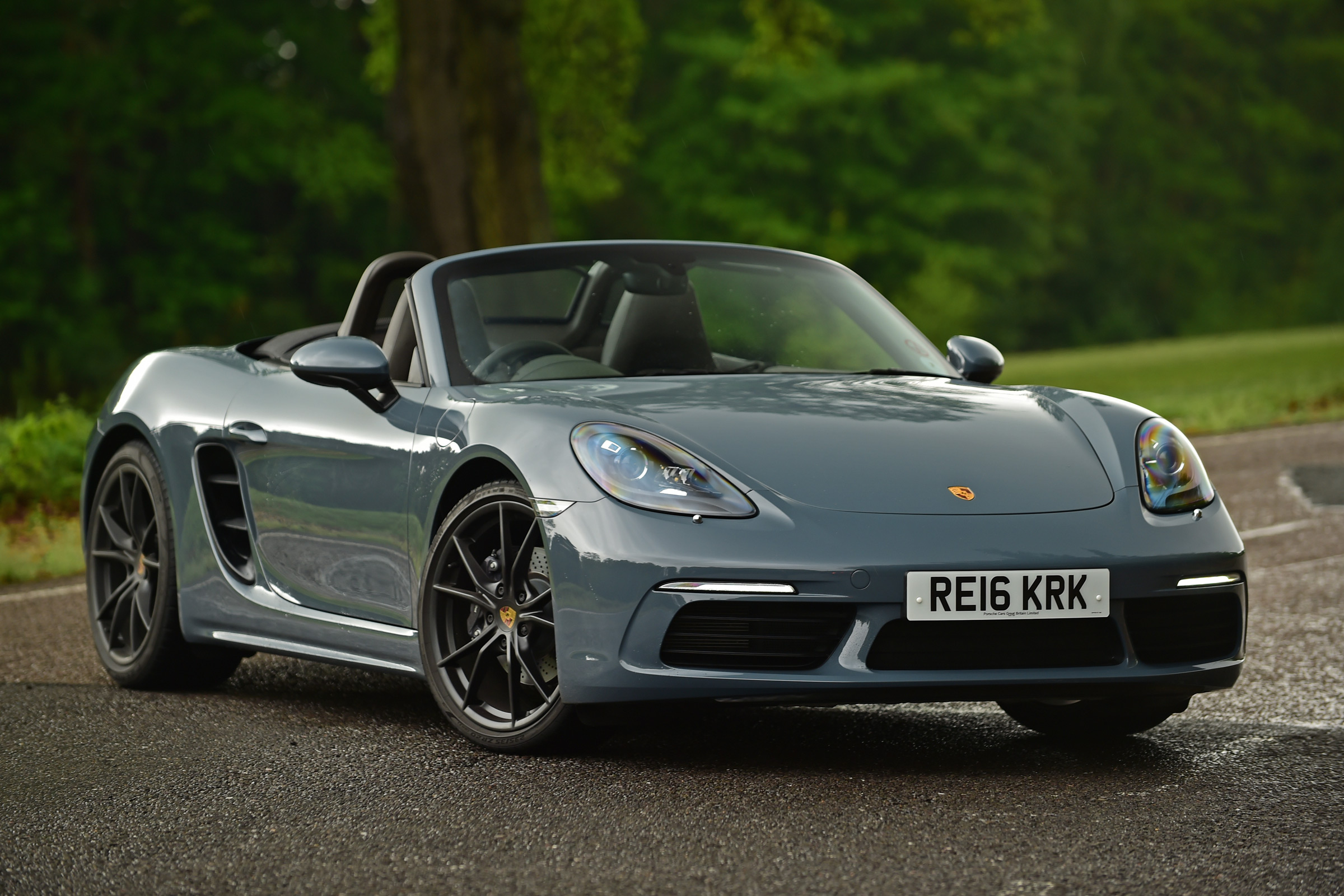 Porsche 718 Boxster 2016 - front quarter
