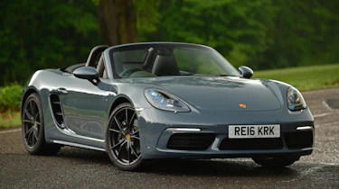 Porsche 718 Boxster 2016 - front quarter