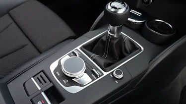 Audi A3 Sportback 2.0 TDI - centre console