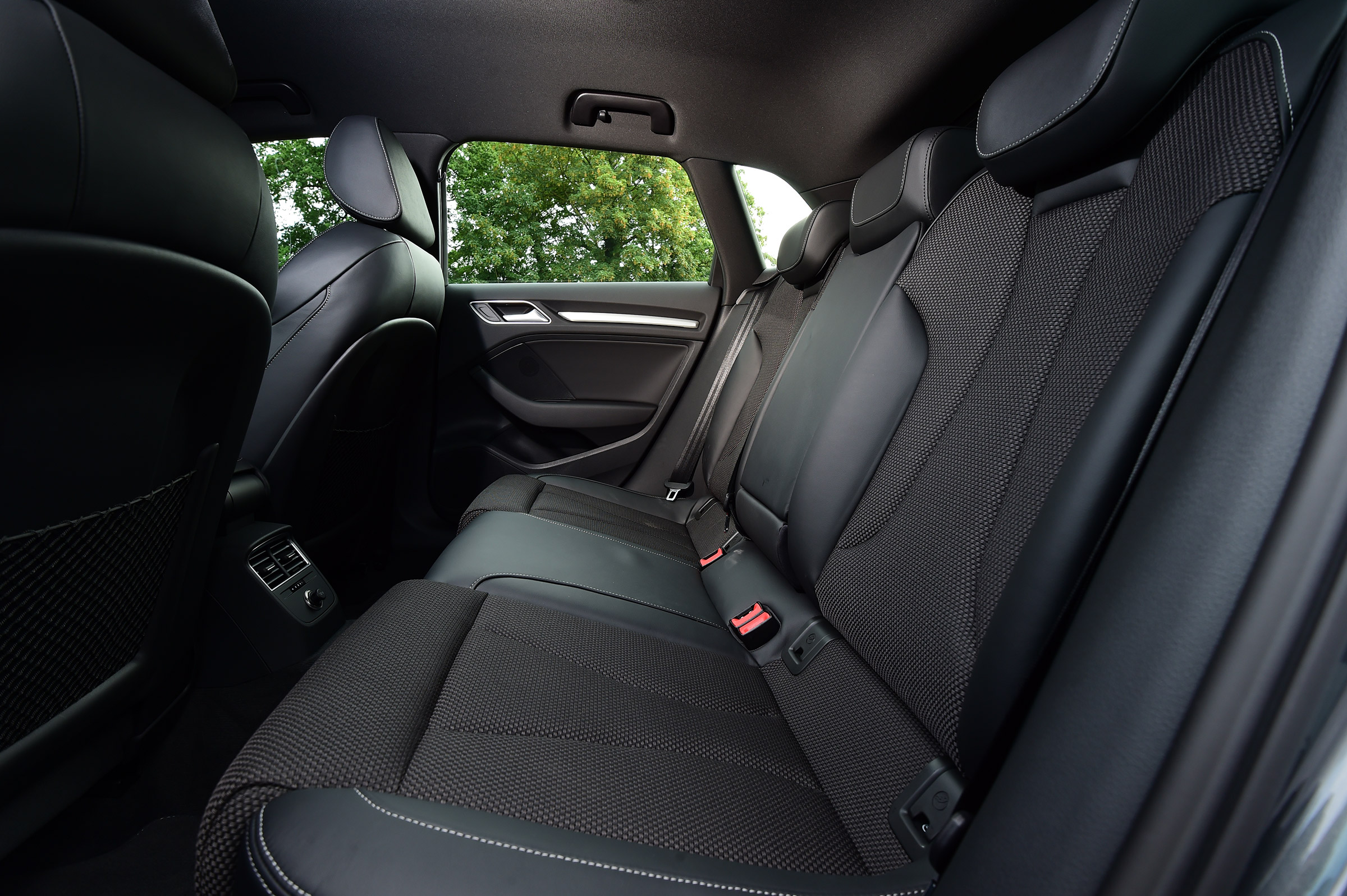Audi A3 Sportback 2.0 TDI - rear seats