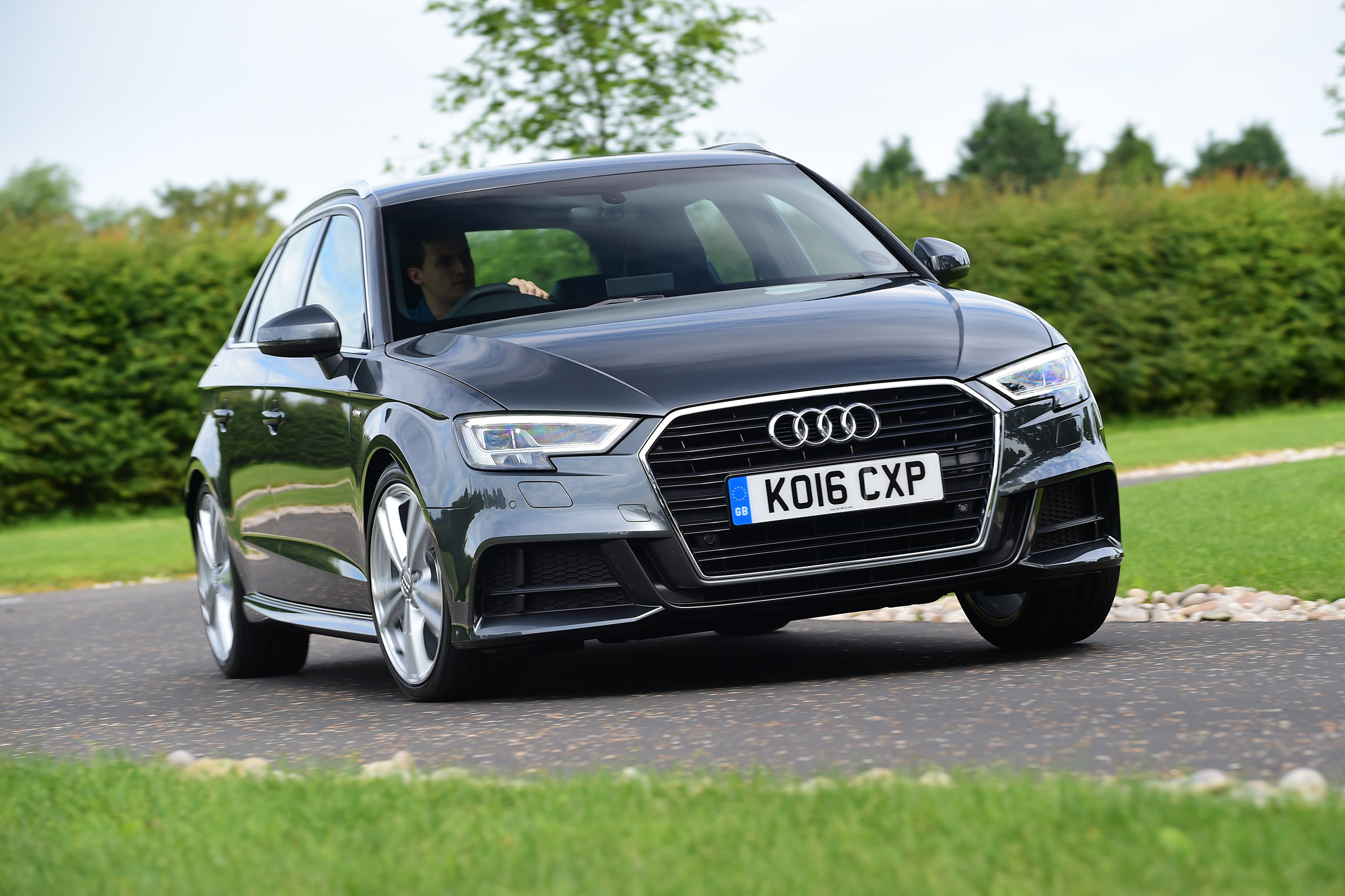 Audi A3 Sportback 2.0 TDI - front cornering