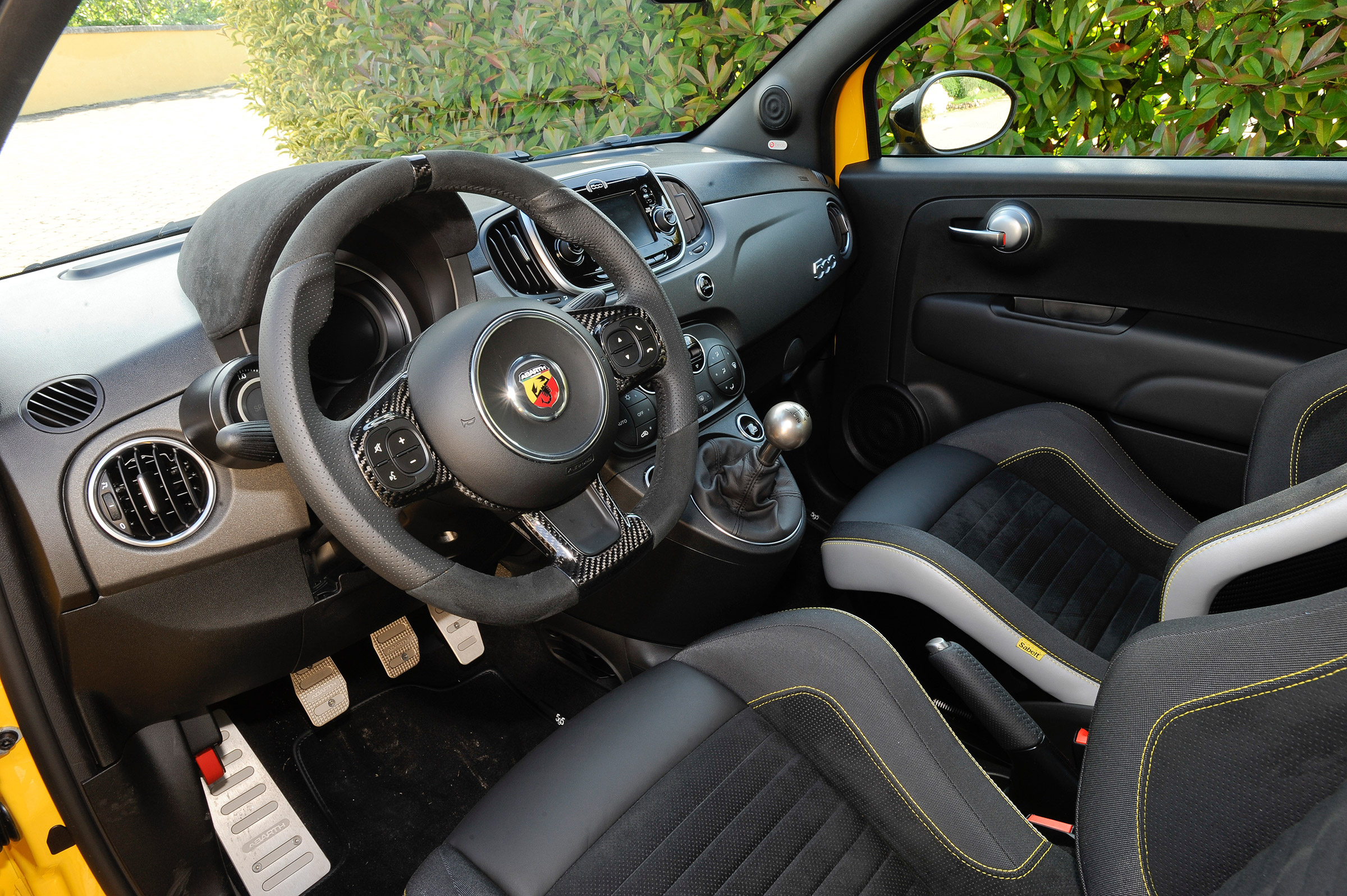 Abarth 595 Competizione - dash