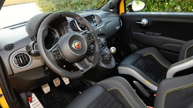 Abarth 595 Competizione - dash