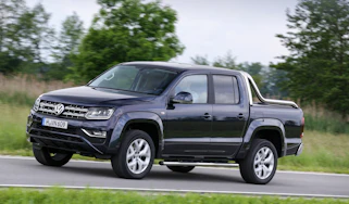 Volkswagen Amarok V6 - front tracking press