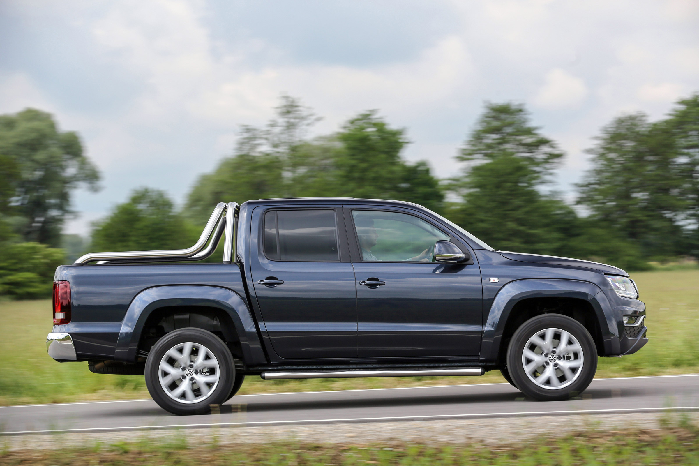 Volkswagen Amarok V6 - side tracking