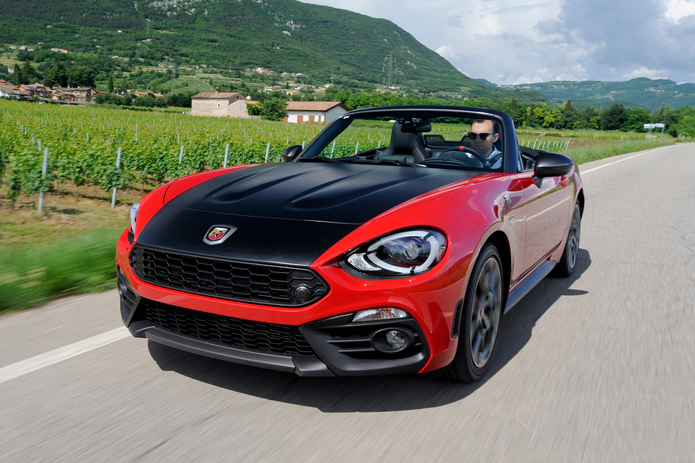 Abarth 124 Spider - red front