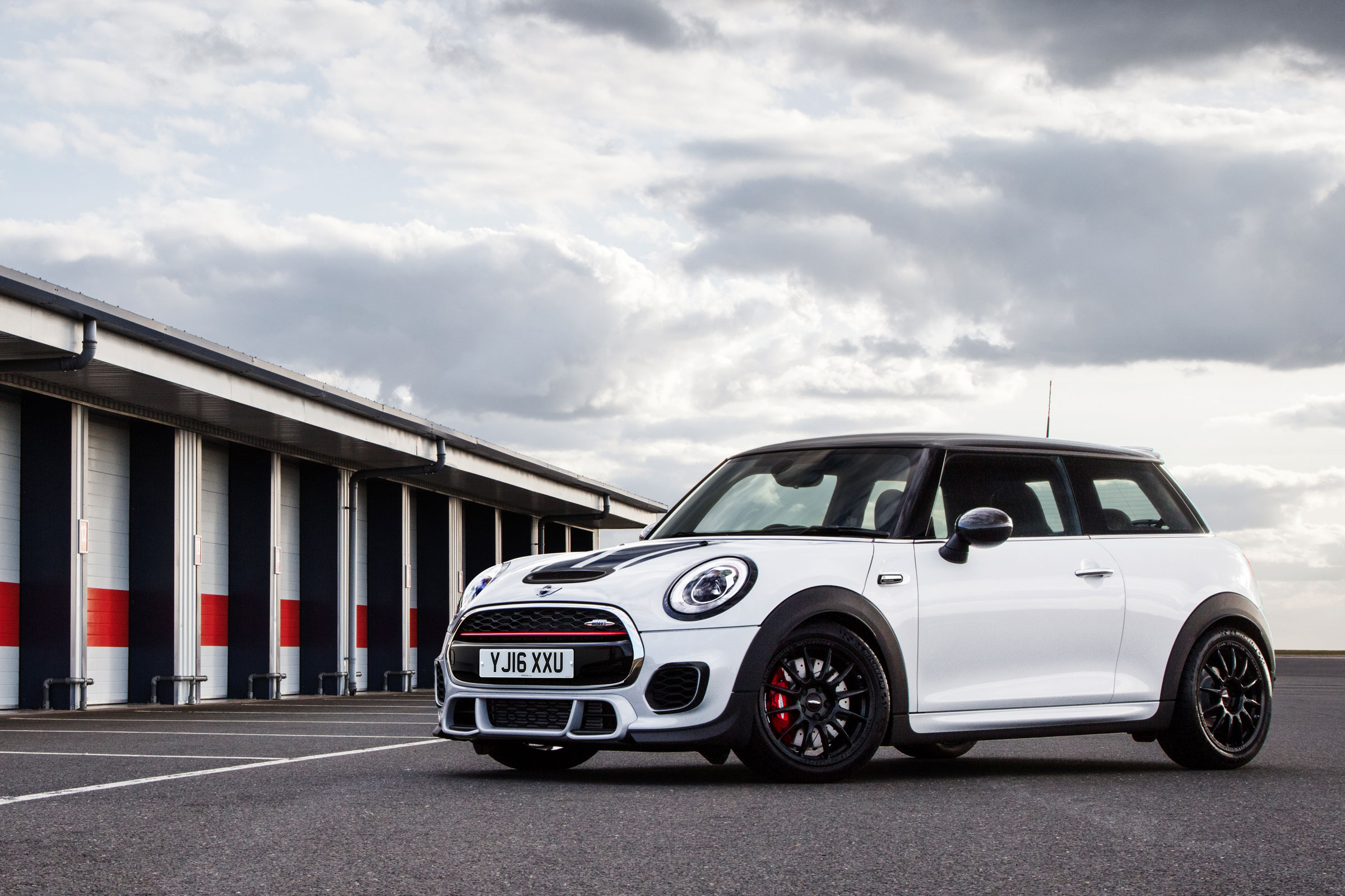 MINI John Cooper Works Challenge - static