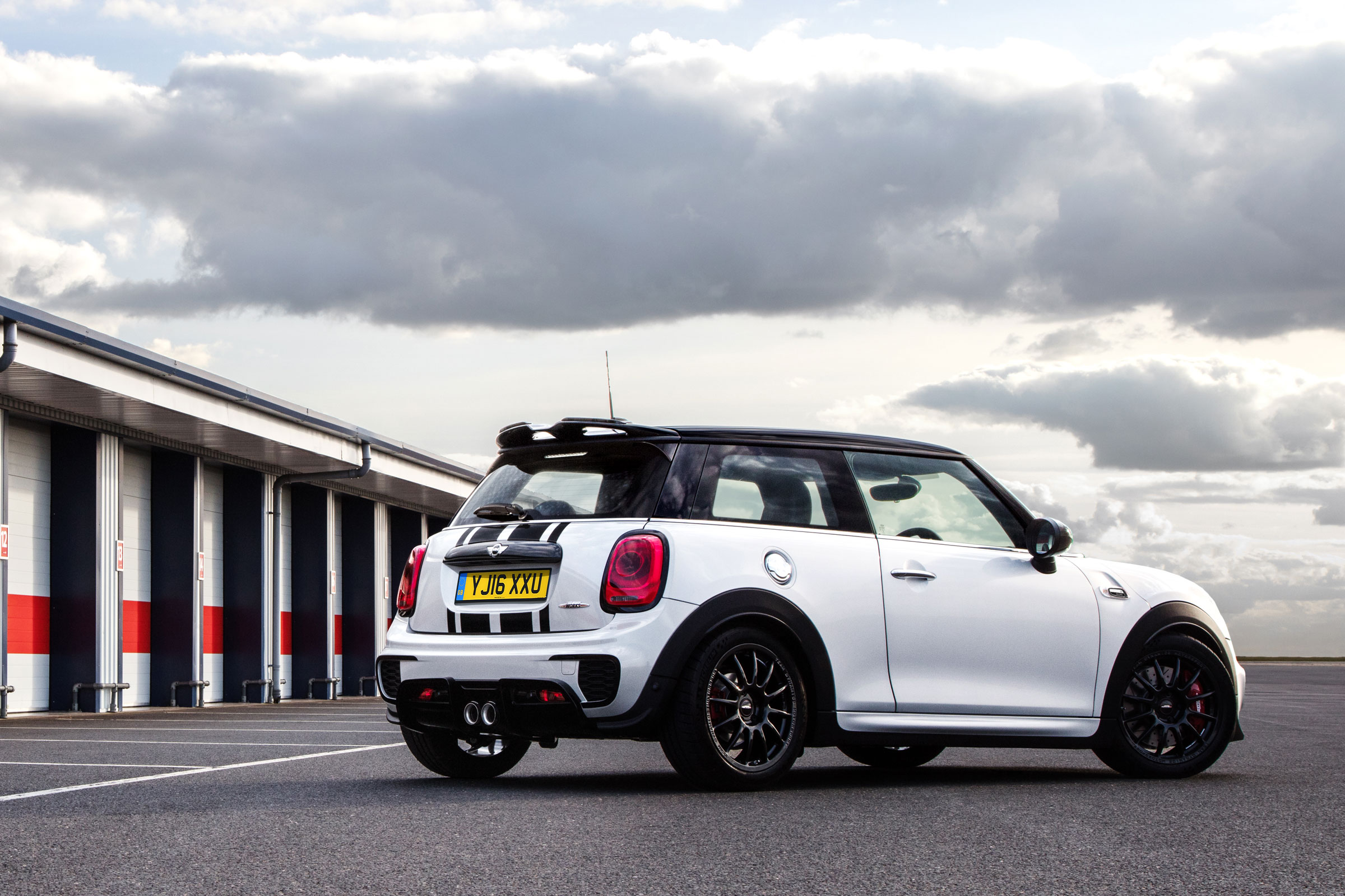 MINI John Cooper Works Challenge - rear static