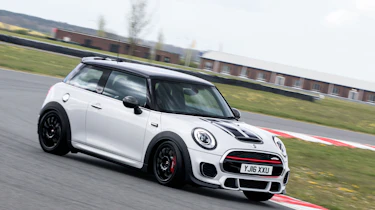 MINI John Cooper Works Challenge - front