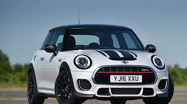 MINI John Cooper Works Challenge - front static