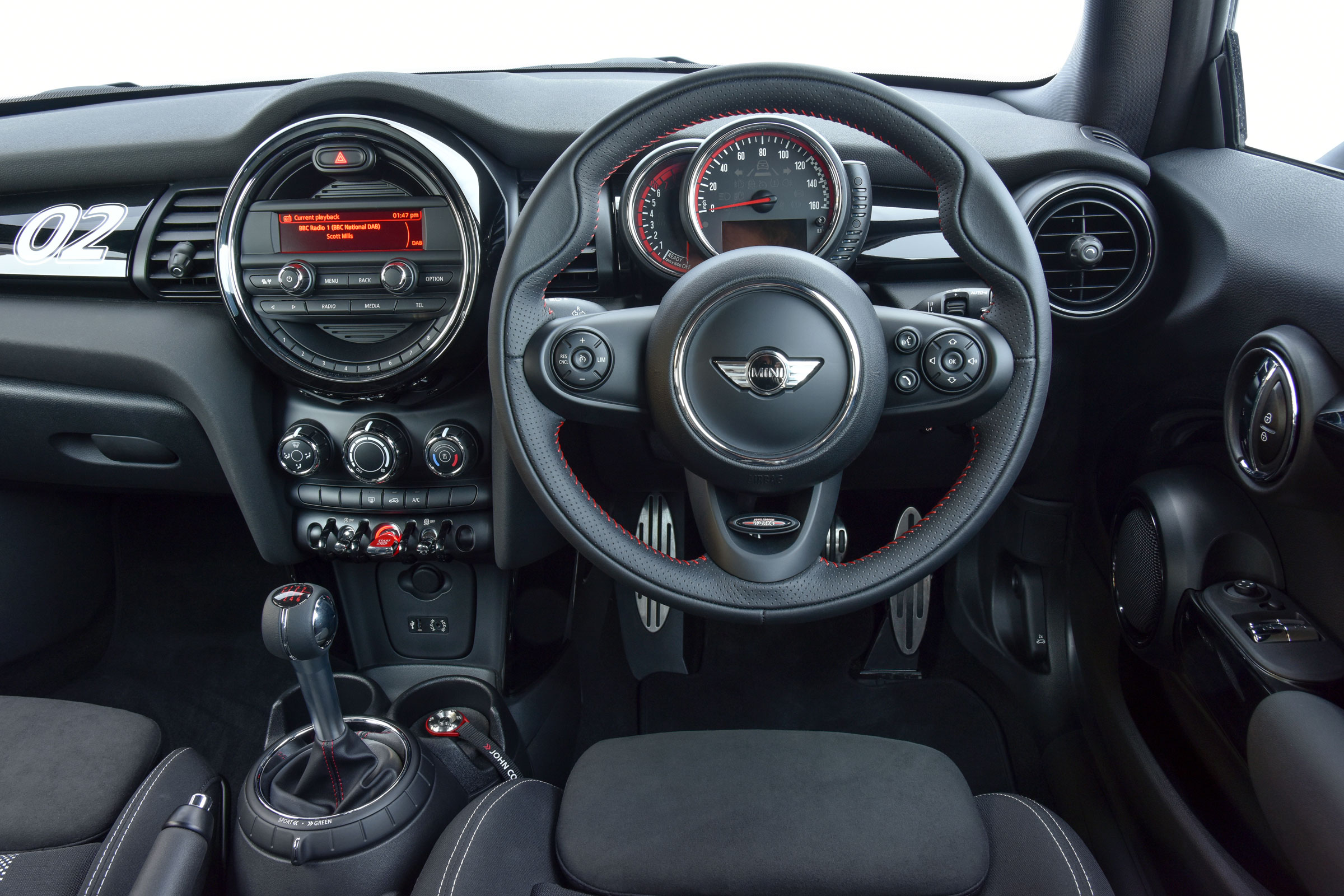 MINI John Cooper Works Challenge - cabin