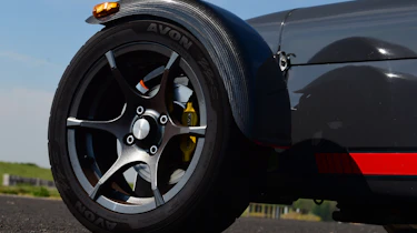 Convertible megatest - Caterham Seven 620S - wheel