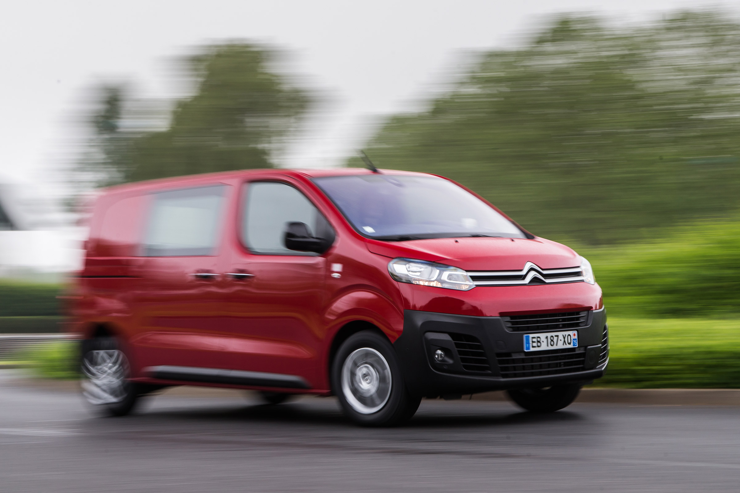 Citroen Dispatch - front tracking