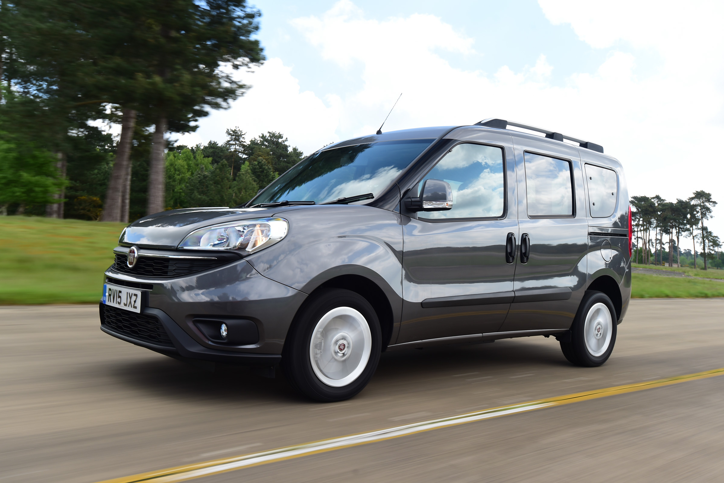 Fiat Doblo 2016 - front tracking