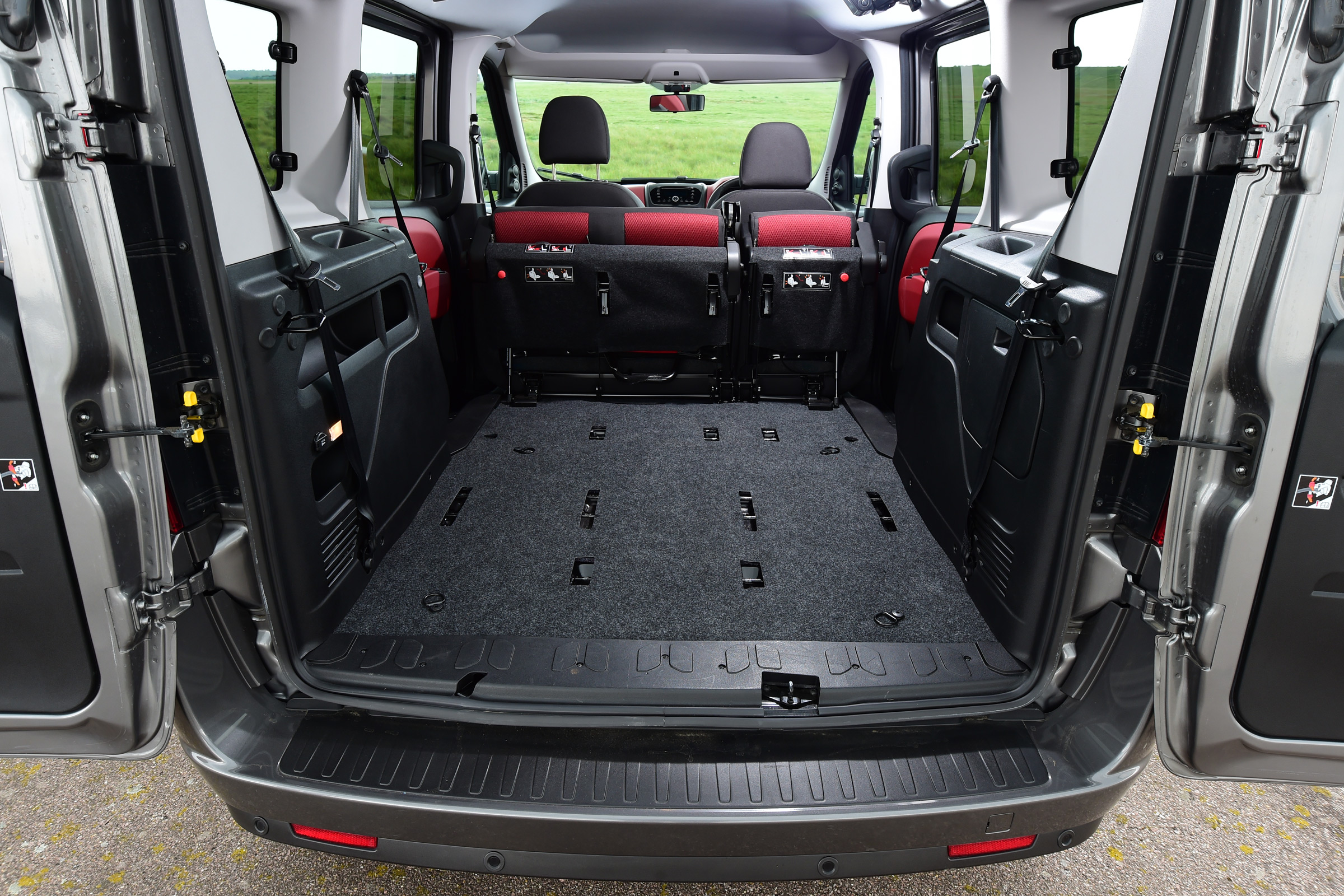 Fiat Doblo 2016 - boot