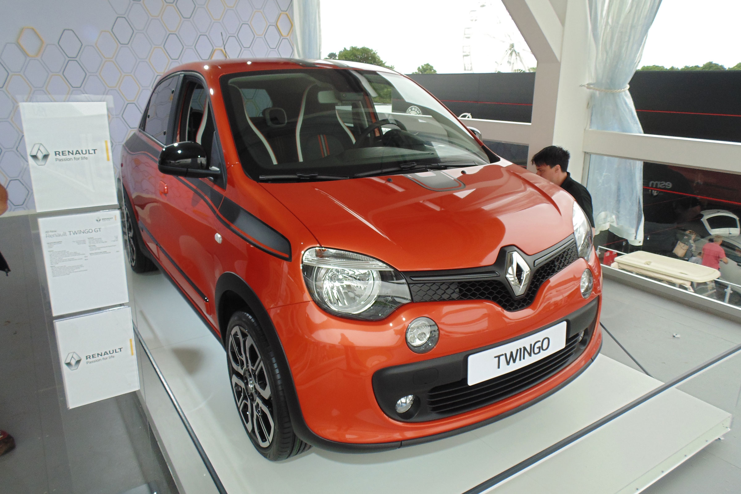 Renault Twingo GT - Goodwood front quarter 2