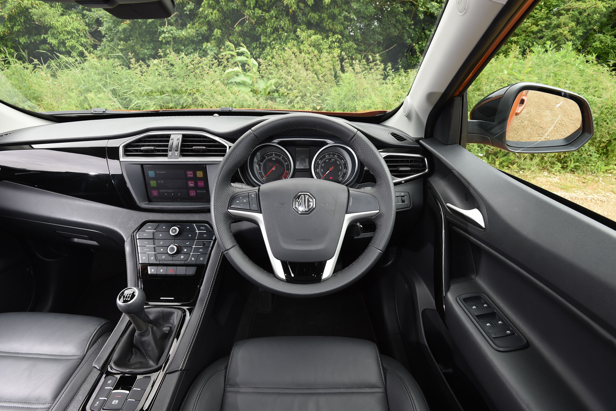 MG GS SUV 2016 - interior