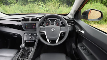 MG GS SUV 2016 - interior