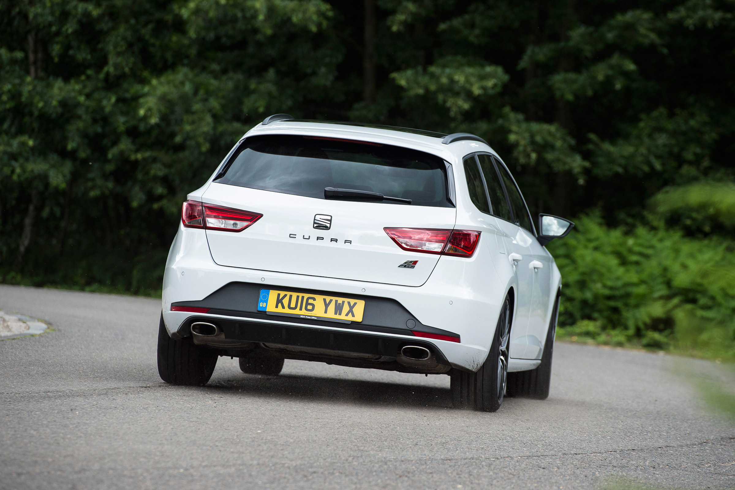 SEAT Leon Cupra ST 290 - rear cornering
