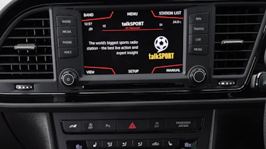 SEAT Leon Cupra ST 290 - infotainment screen