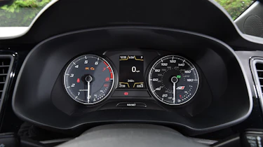SEAT Leon Cupra ST 290 - dials