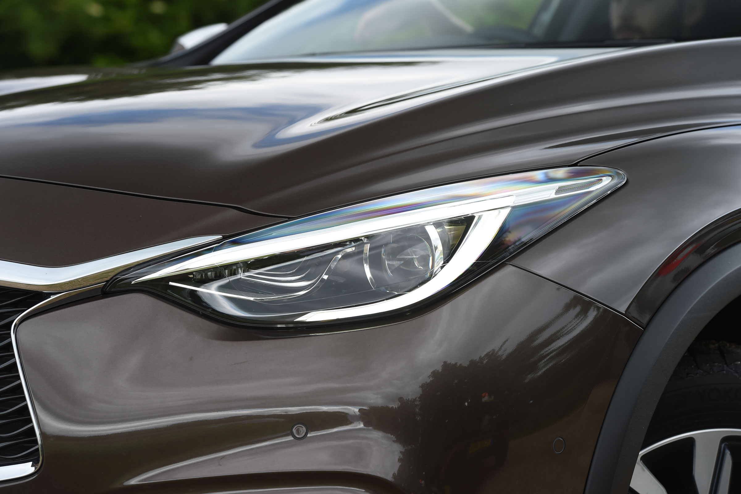 Infiniti QX30 2016 - headlight
