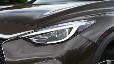 Infiniti QX30 2016 - headlight