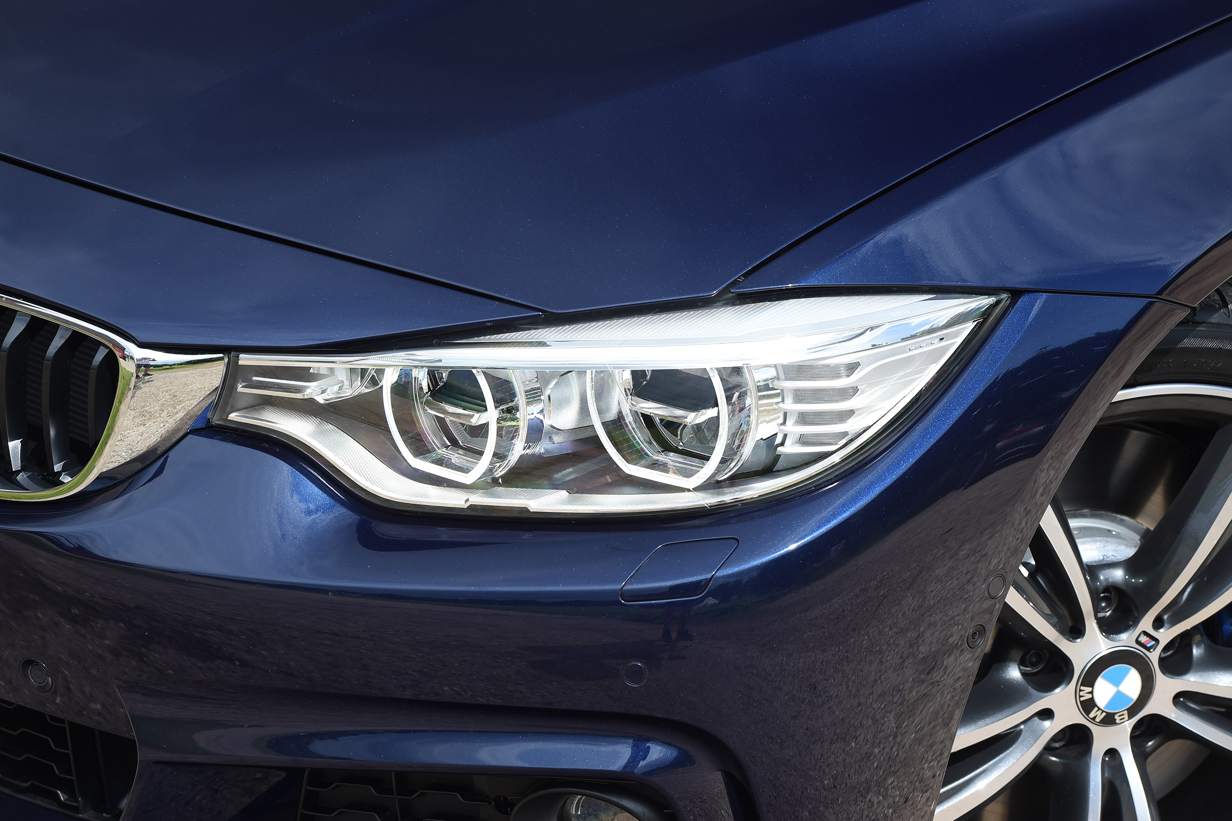 BMW 440i M Sport - headlight