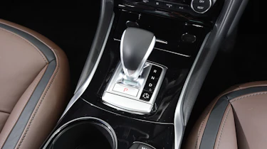 Infiniti QX30 2016 - gearlever