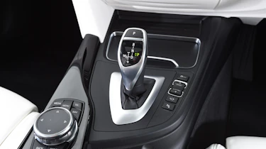 BMW 440i M Sport - gear selector