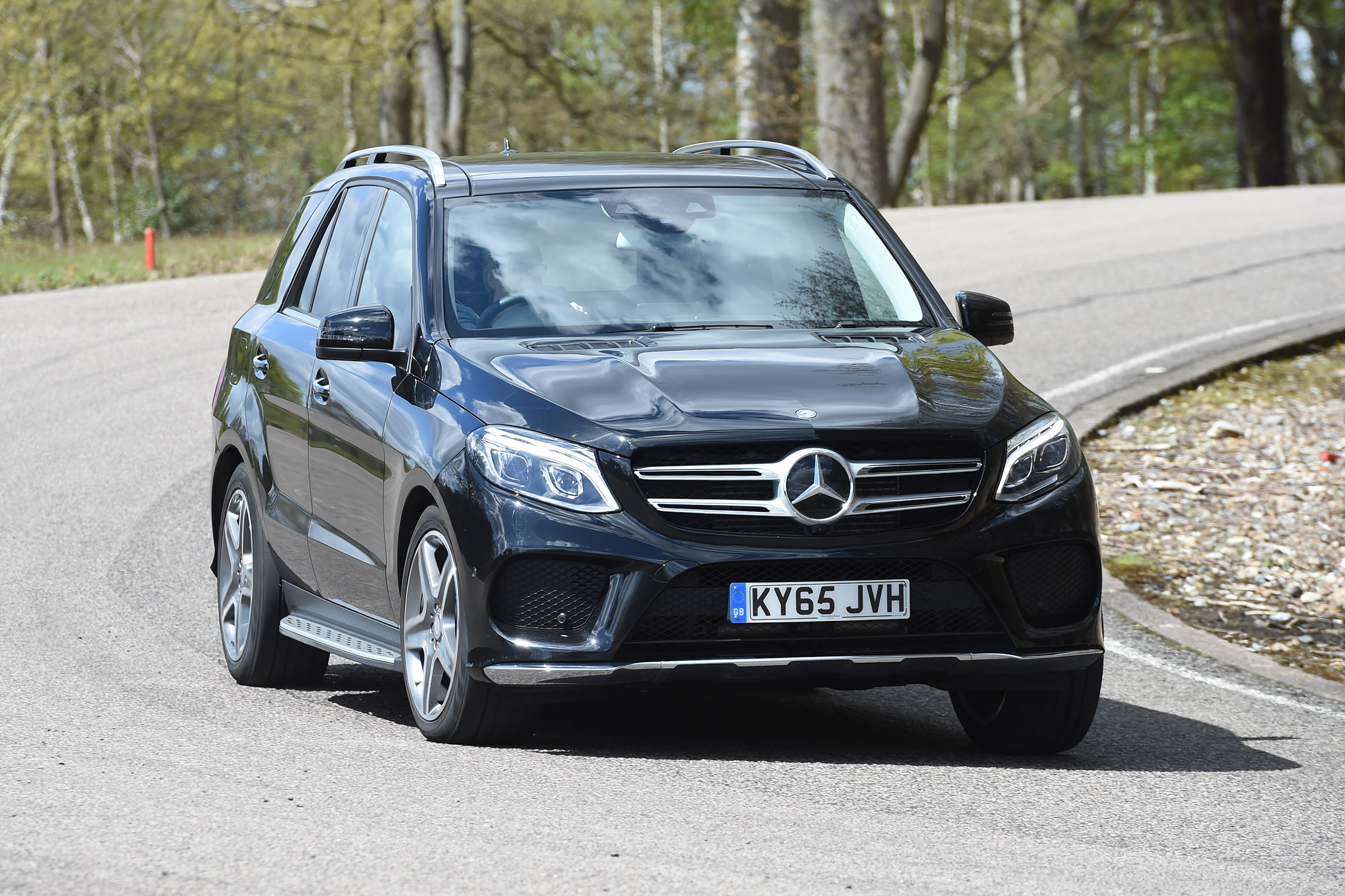Mercedes GLE - front cornering