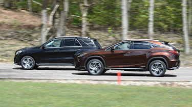 Mercedes GLE vs Lexus RX - action