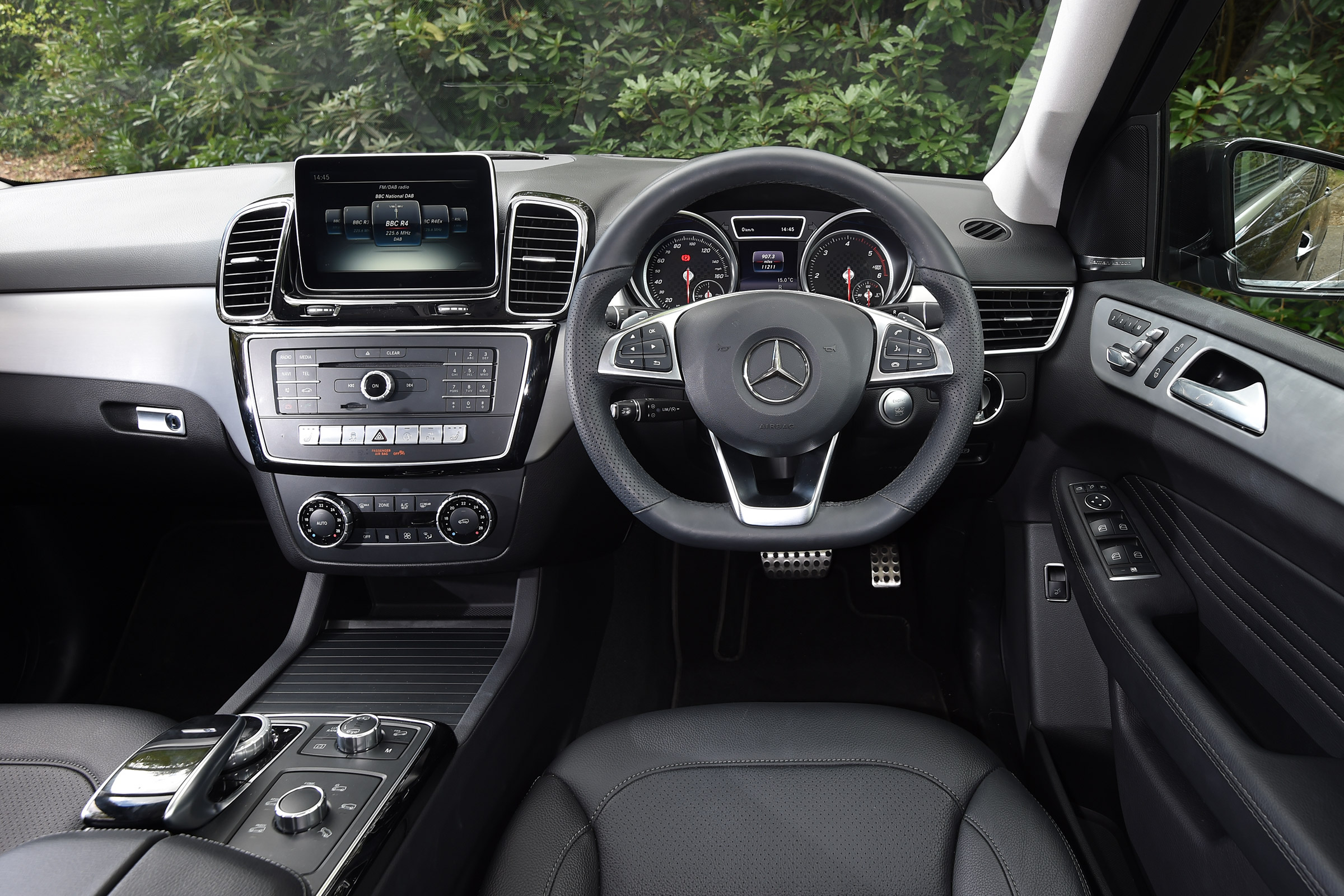 Mercedes GLE - dash