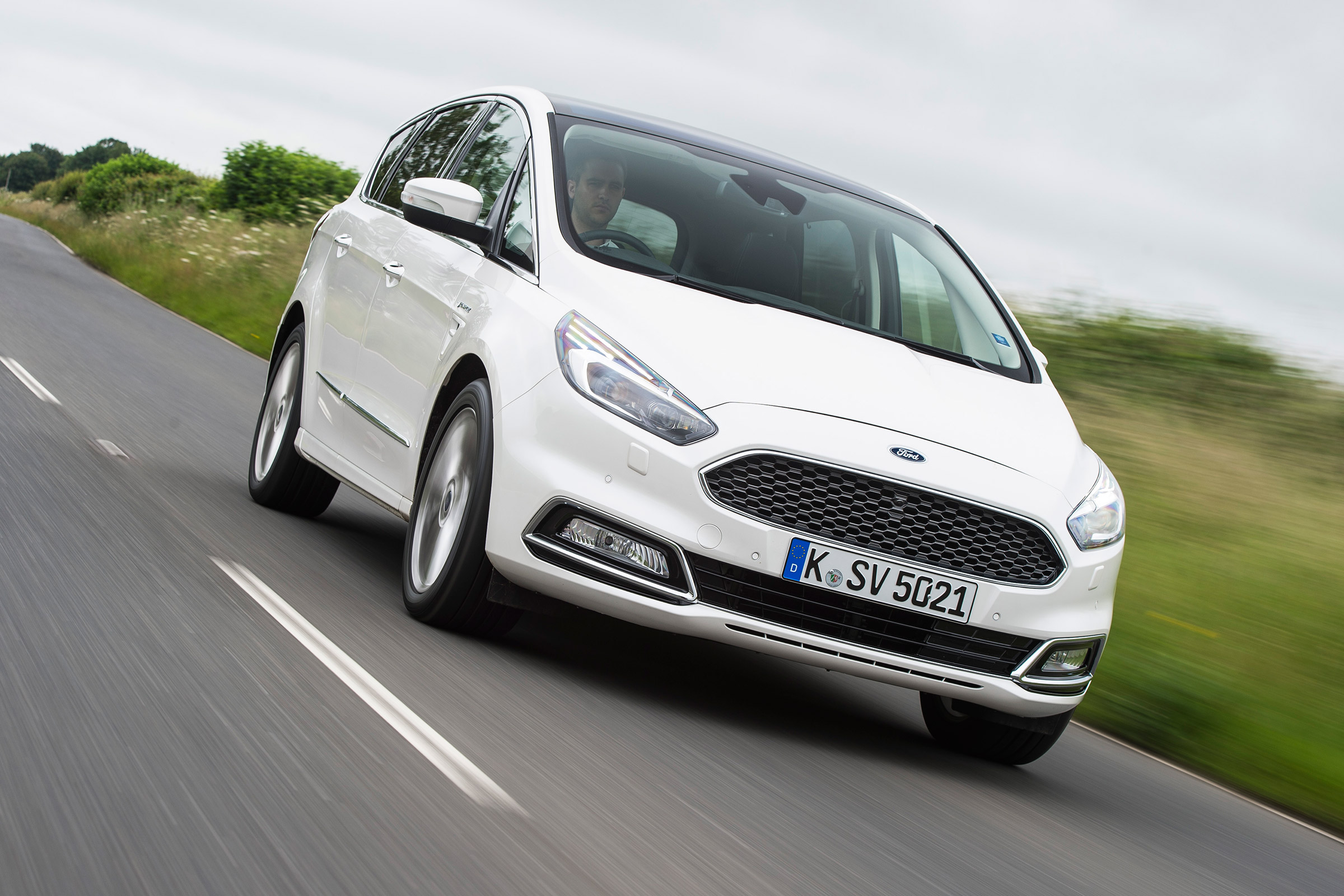 Ford S-MAX Vignale - front tracking
