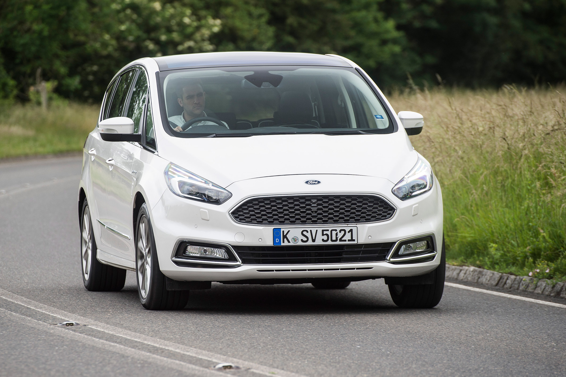 Ford S-MAX Vignale - front cornering