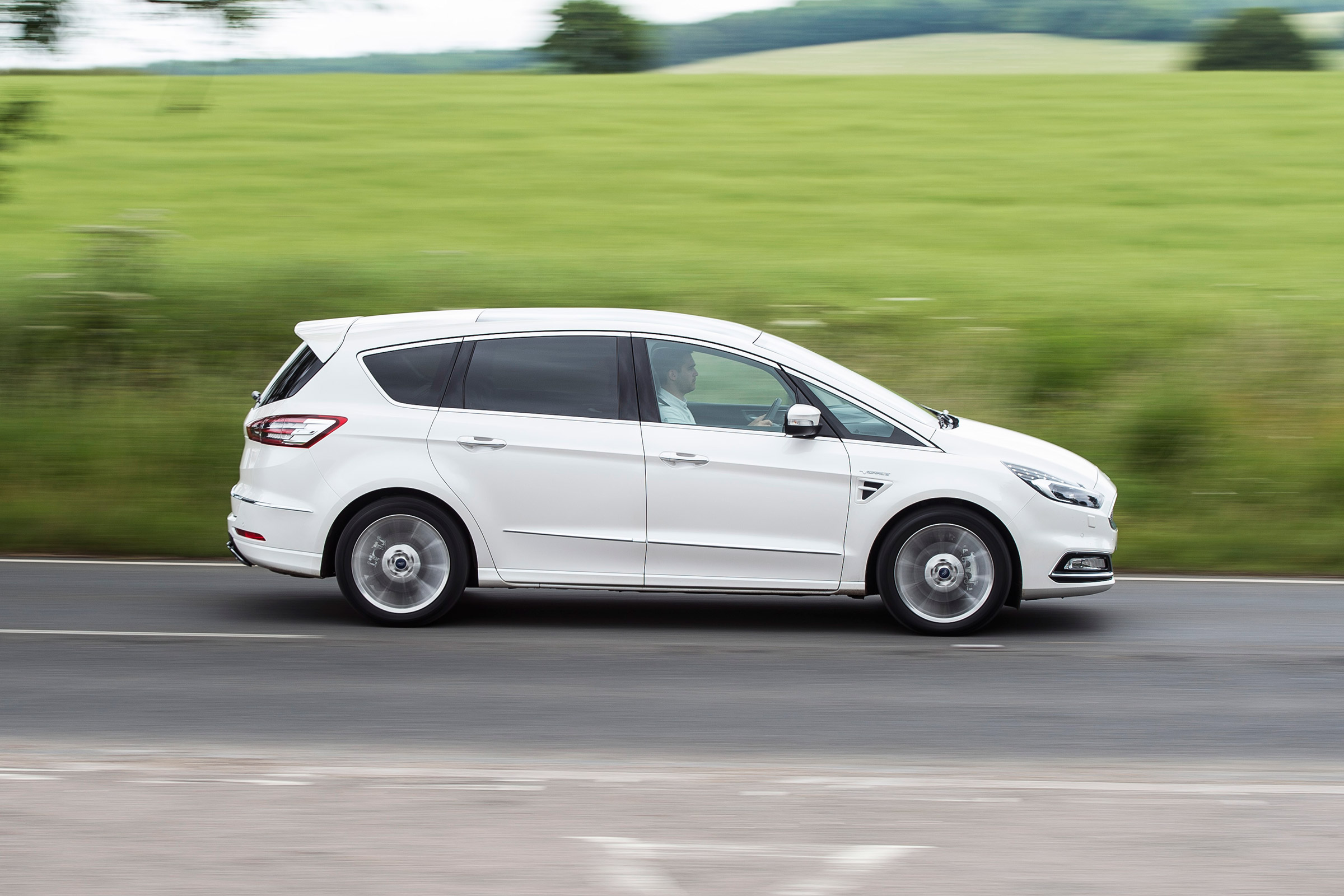 Ford S-MAX Vignale - side